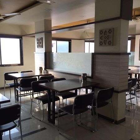 Hotel Vikas Palace Solapur Zewnętrze zdjęcie