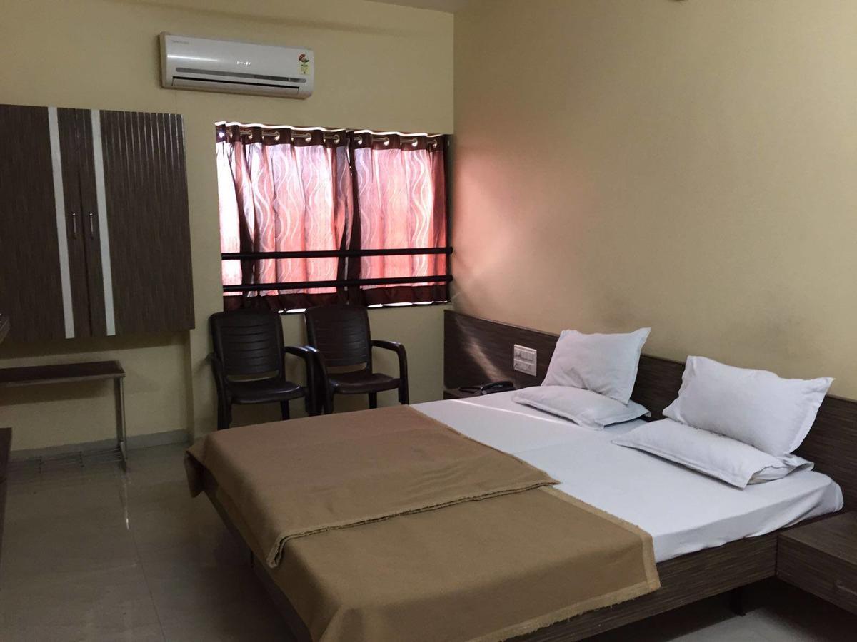 Hotel Vikas Palace Solapur Zewnętrze zdjęcie
